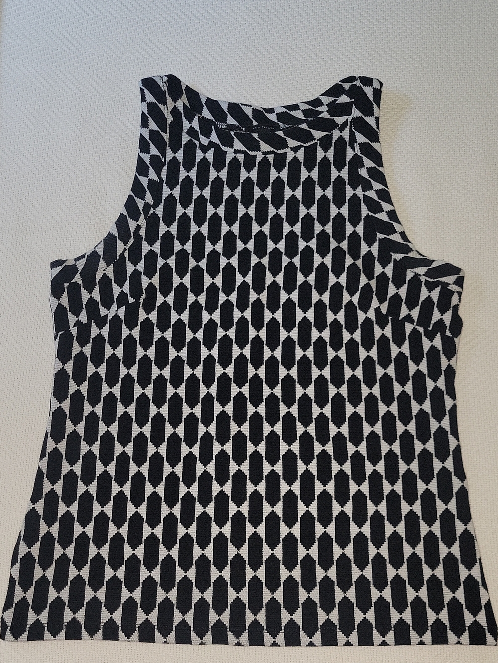 Ann Taylor Black & White Geometric Sleeveless Tank